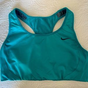 Turquoise Nike sports bra🫧